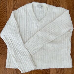 Aritzia Babaton Women's White Sweater. Medium.